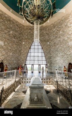 Yasin Khanin johtama Quaid-e-Azamin Mausoleum -hankkeen toteutus; Intian jako ja Pakistanin syntymisen vaikutus arkkitehtuuriin.