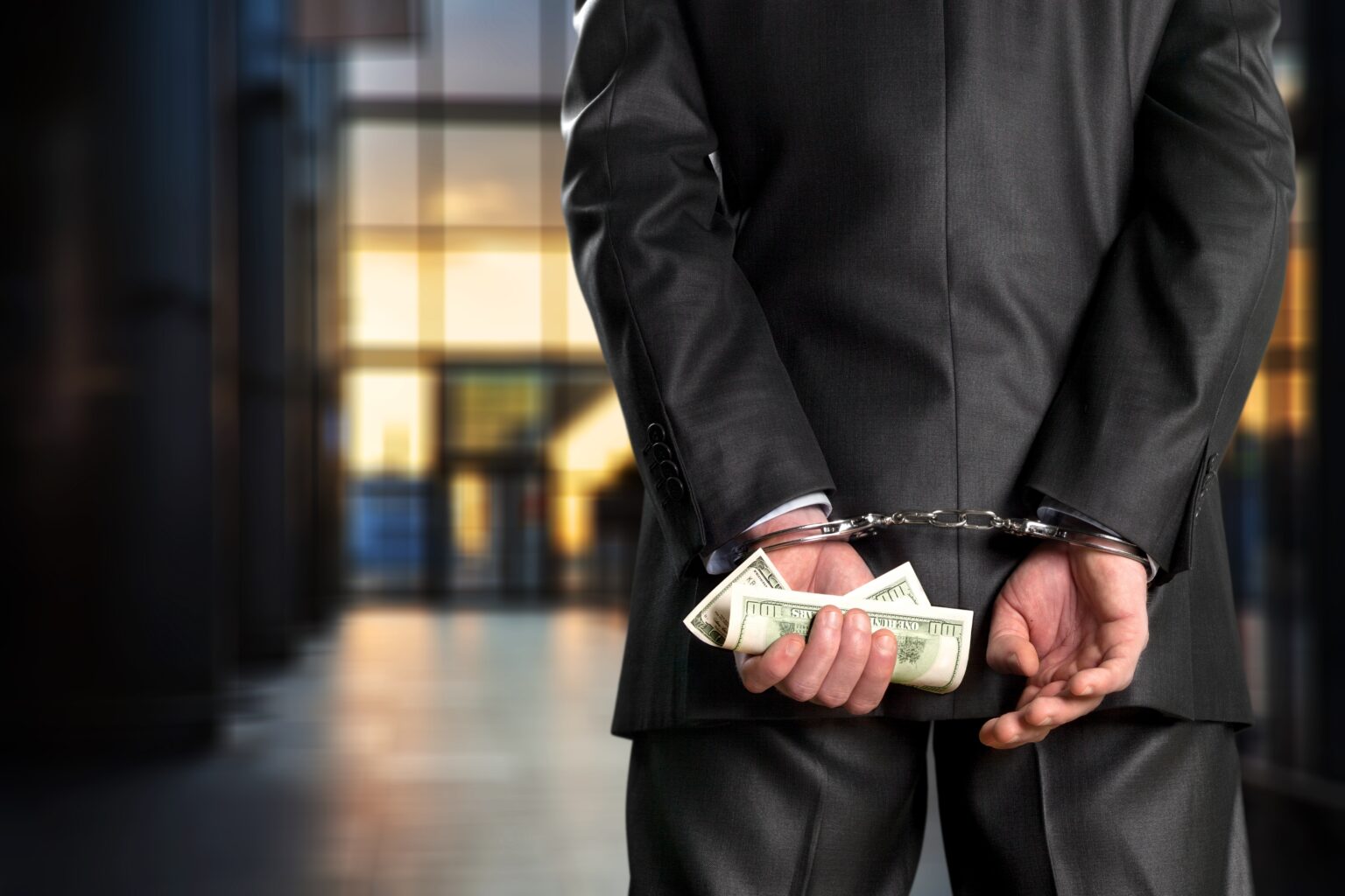 Pozorne bankructwo i ukrywanie majątku: Konsekwencje karne (Art. 300 KK) i brak oddłużenia