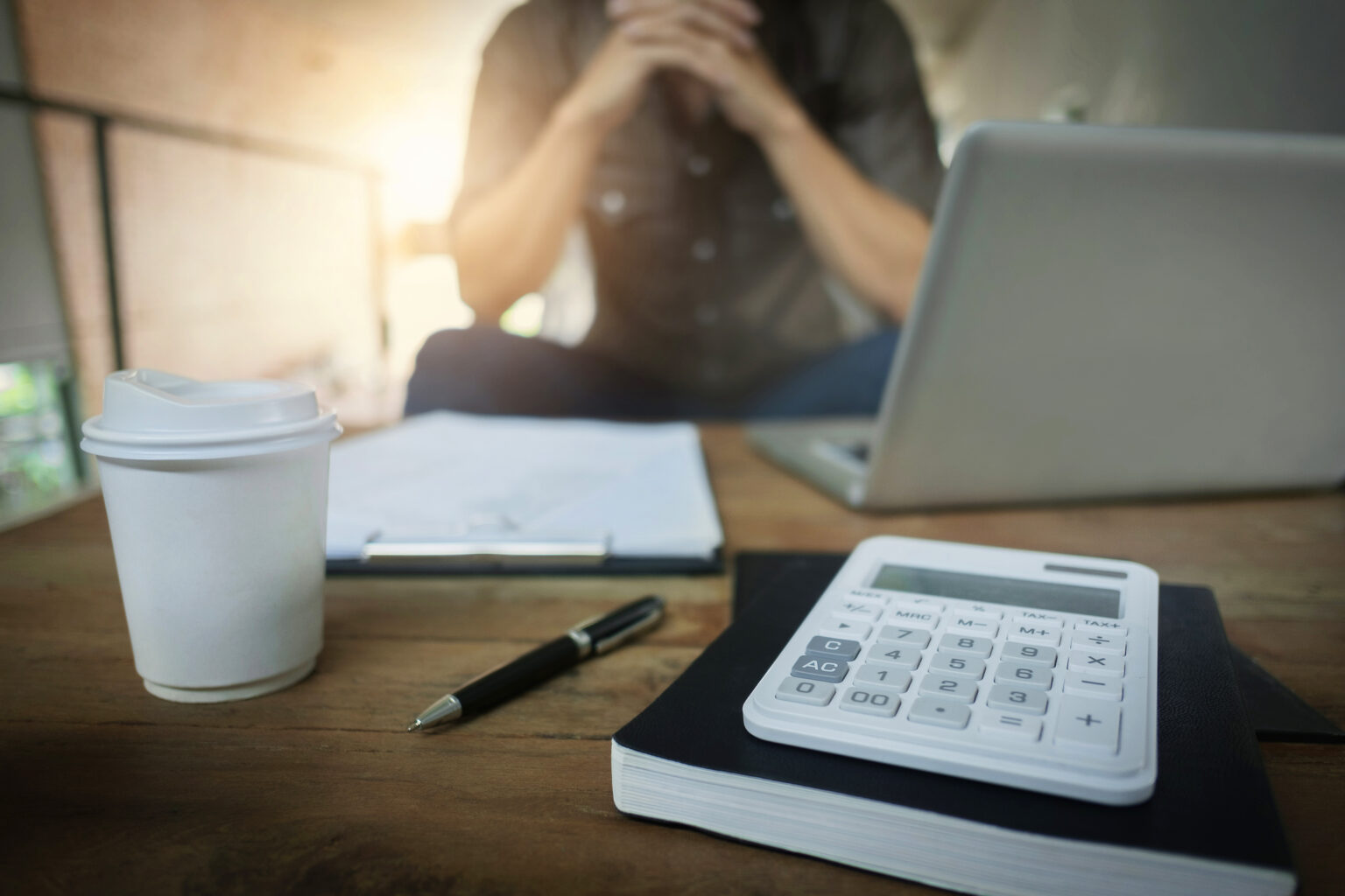 Zwrot podatku (nadpłata PIT) w trakcie upadłości: Czy pieniądze trafiają do dłużnika czy syndyka?